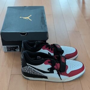 BNIB Men's Air Jordan Legacy 312 Low - White/Black/Red - Size 11
